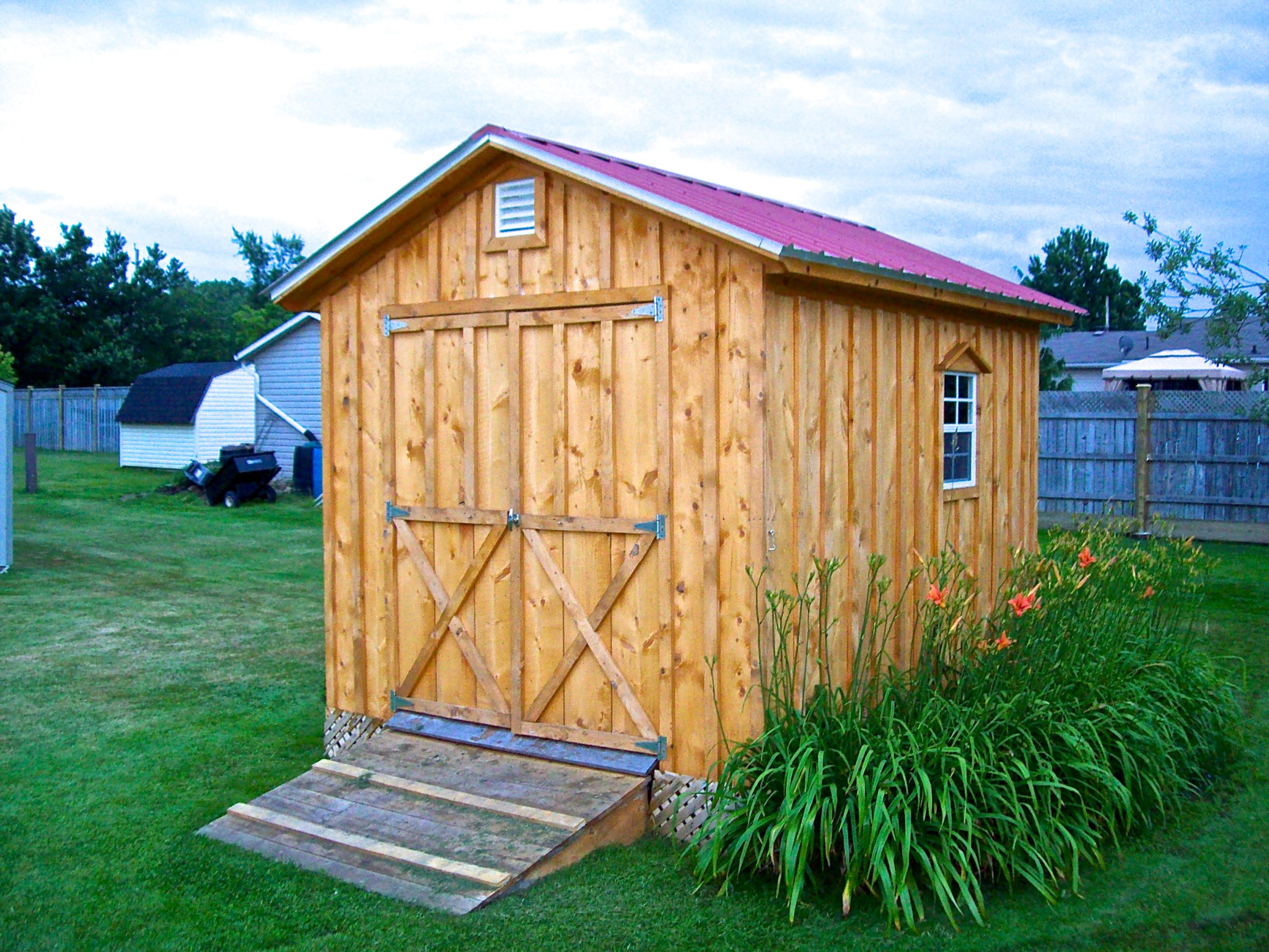 Amish Shed With Double Doors & Red Roof